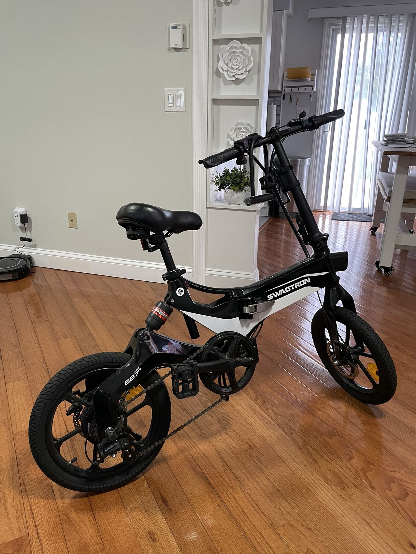 Swagtron eb7+ Electric Folding Bike