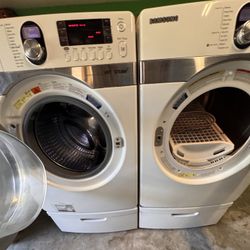 Washer And Gas Drier With Pedestal 