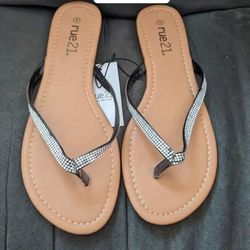 New women’s sandals size 9