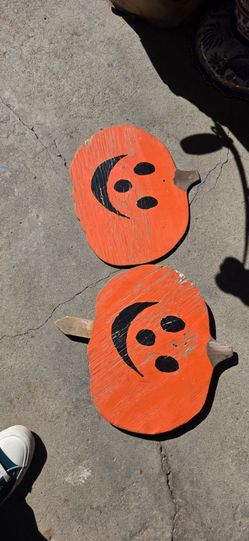 Halloween wooden pumpkins