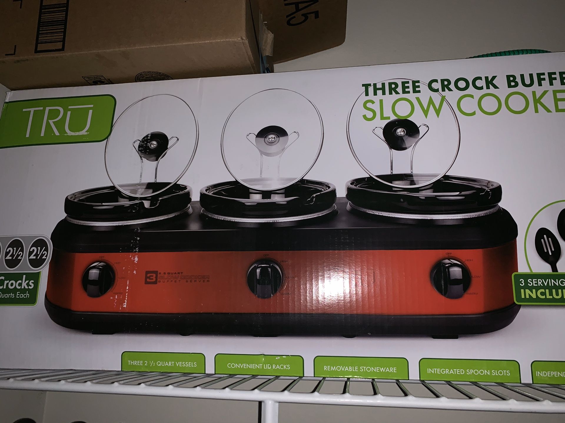 Three Crock Slow Buffet Cooker . NEW NEVER USED
