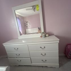 Dresser with mirror