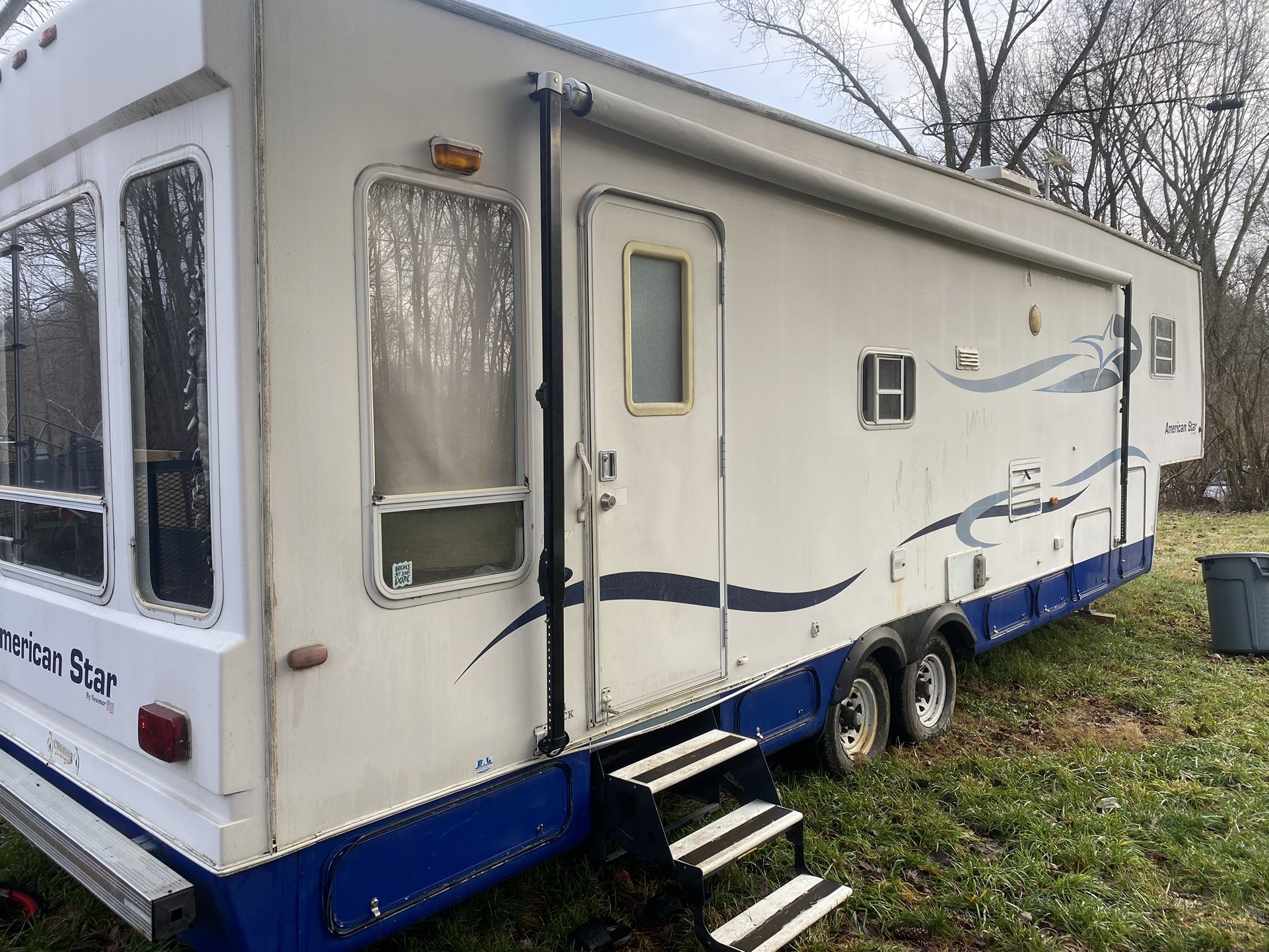 2002 American Star 34’ Fifth Wheel 