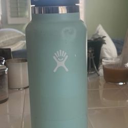 HydroFlask 40 OZ bottle with flex cap