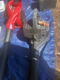 2 gas powered leaf blowers and vacuums
