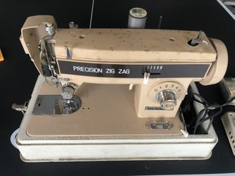Zig zag sewing machine