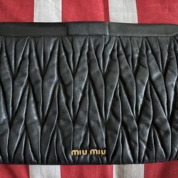  Miu Miu Black Matelassé leather clutch 
