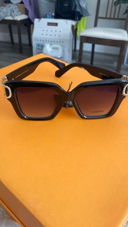 Woman’s Sunglasses