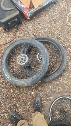 26 x 4” flat tire electric wheel set