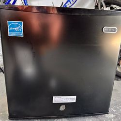 Perfect condition Whynter black energy star mini freezer