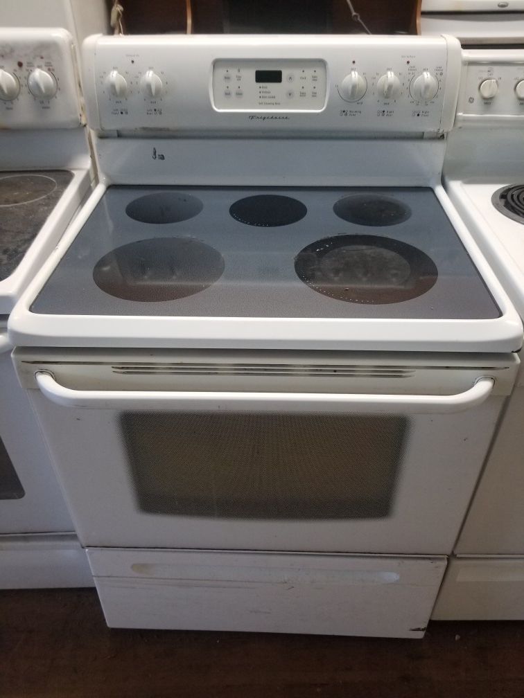 Frigidaire Smooth Top Stove