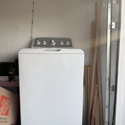  GE® ENERGY STAR® 4.4 CU. FT.  CAPACITY WASHER