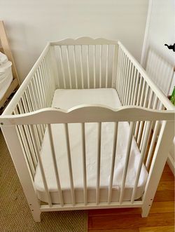 IKEA HENSVIK Crib for Infants, Toddlers