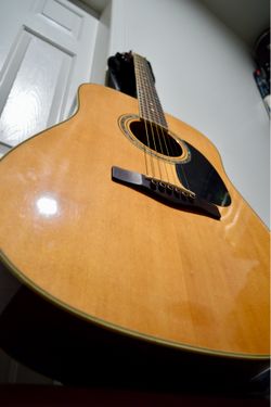 Mitchell Acoustic Guitar w/ Gig Bag –  New Strings & Great Sound