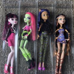 ON HOLD monster high lot