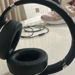Beats Studio 2 Wire Less Headphones