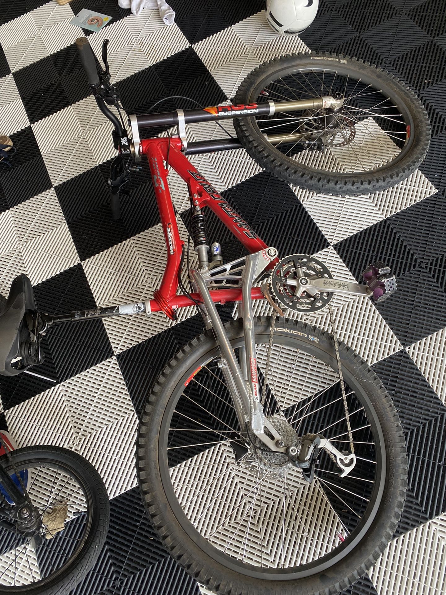 Santa Cruz Downhill Mountain Bike 