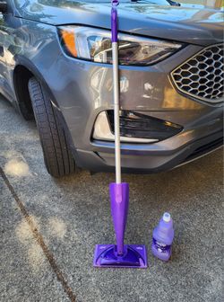 Swiffer WetJet Spray Mop with Cleaning Solution Refill – Good Condition