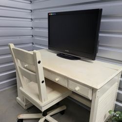 Farm HouseDesk And Chair
