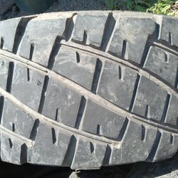 33x12.50r17 General Grabber Red Label Tire (1)