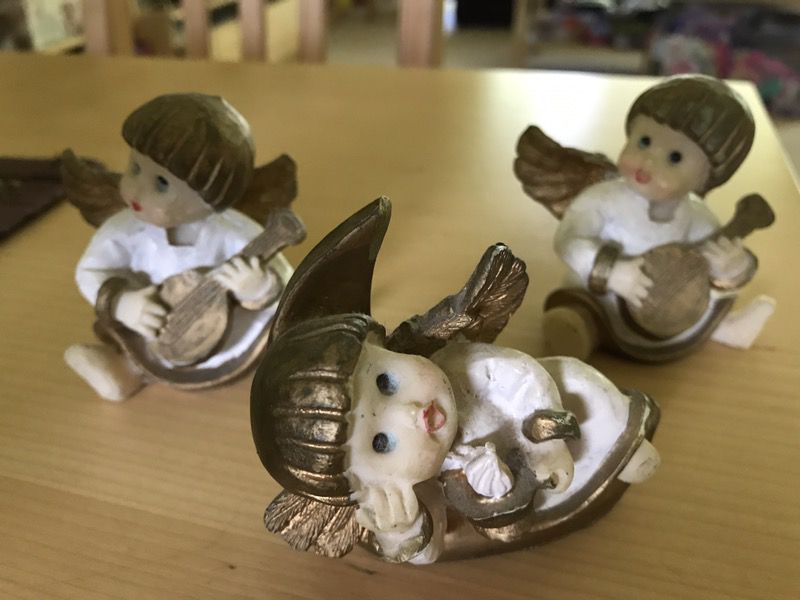 Set of 3 cherub figurines