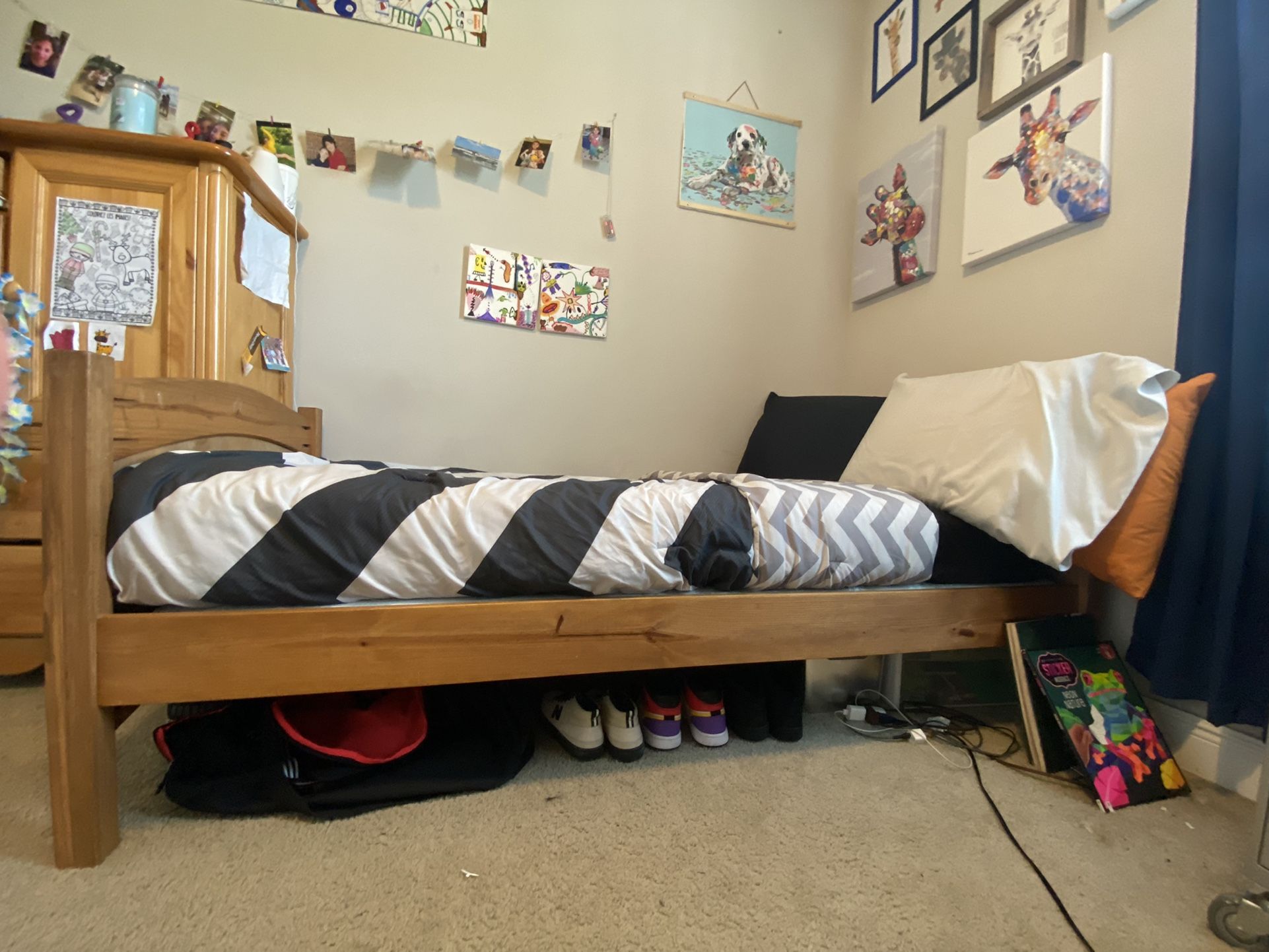 Twin Bed With 2 Matresses