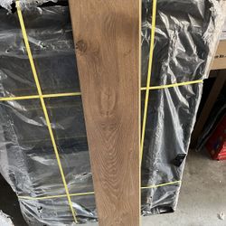 Corn oak Laminate flooring 9 1/2 cases (165sq ft)