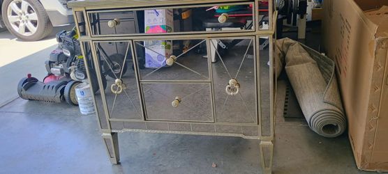 Mirrored Console with (2) Mirror's