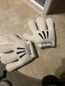 Mickey mouse gloves