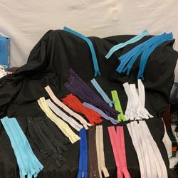 Zippers Different Size and Colors