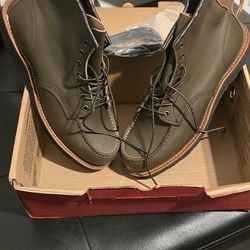 RED WING BOOTS  SIZE 9