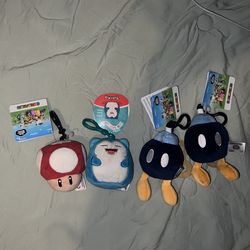 Super Mario / Pokemon Keychains