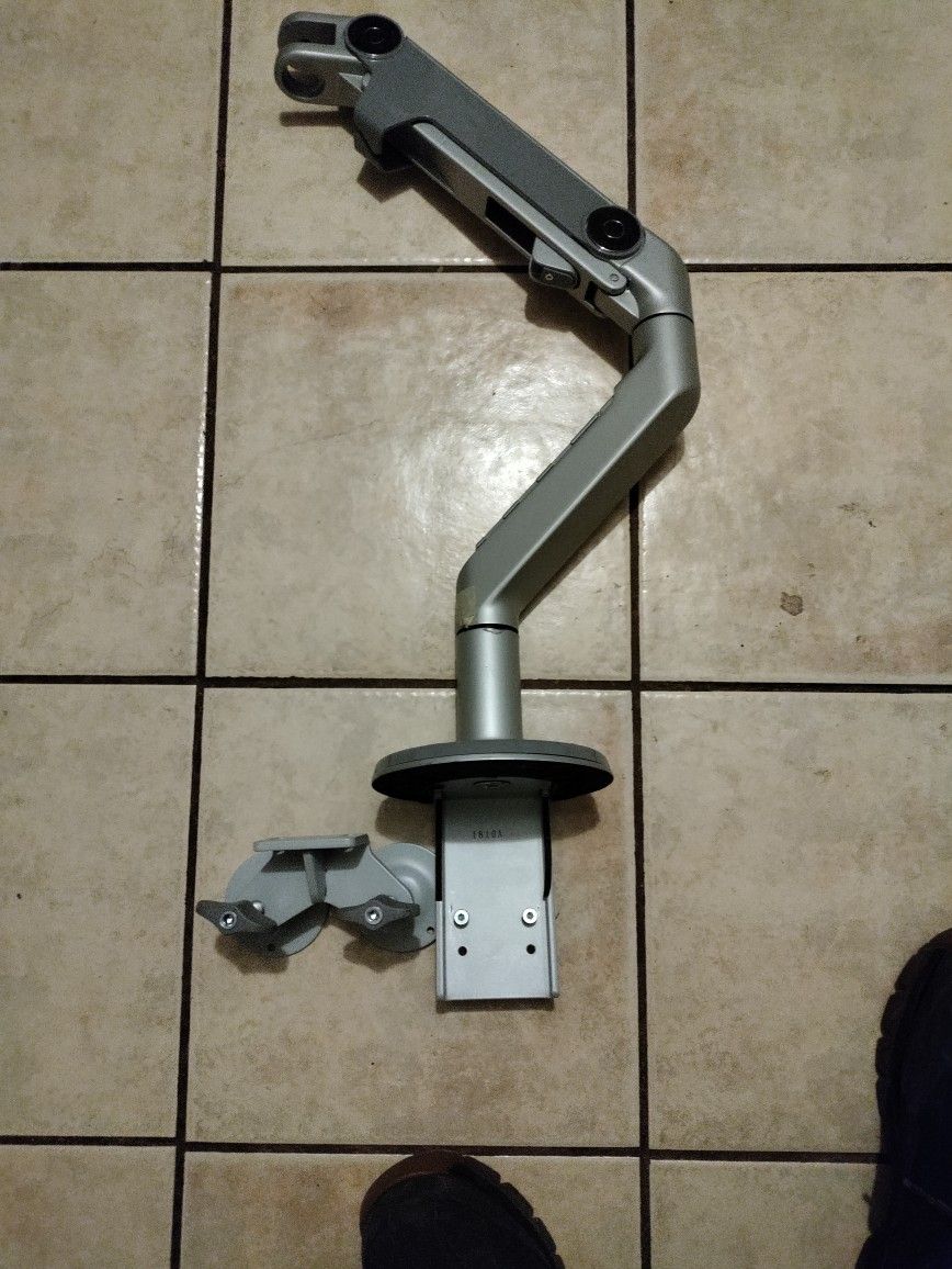 Monitor Mount 
