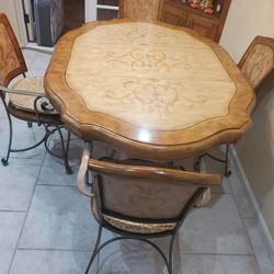 Dinning Table 