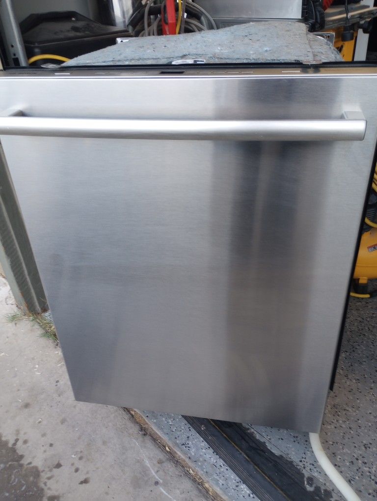 Bosh Stainless Steel Dishwasher