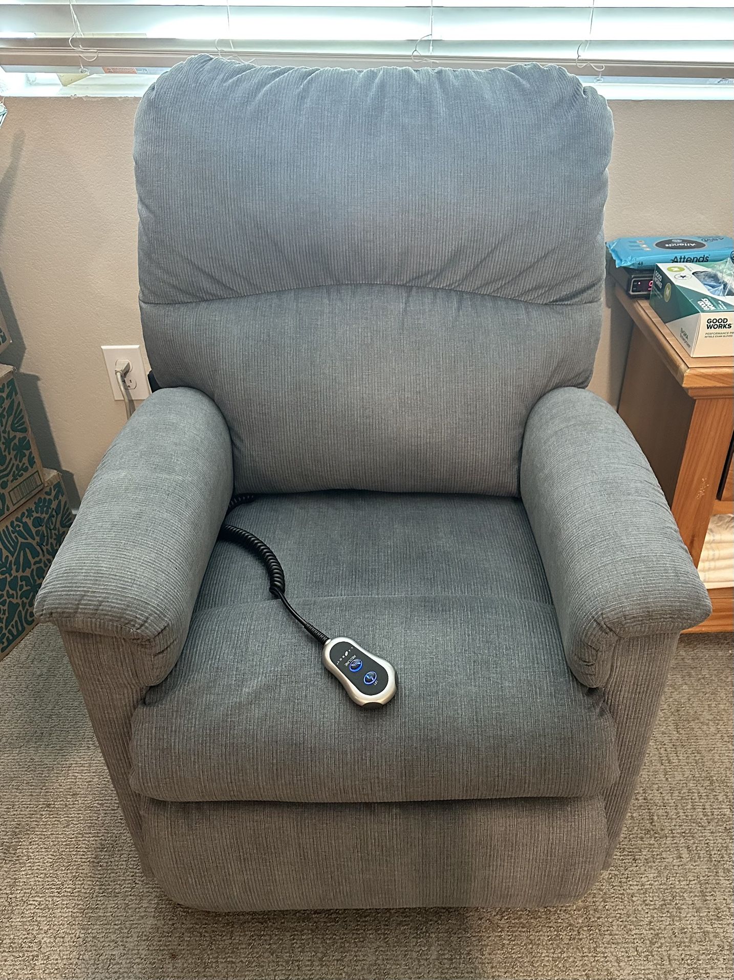 Lazy Boy Electric Lift And Recliner