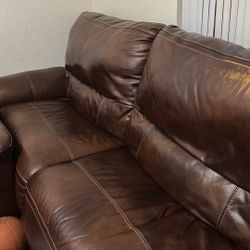 Brown Reclining Leather Couch – Comfy & Spacious
