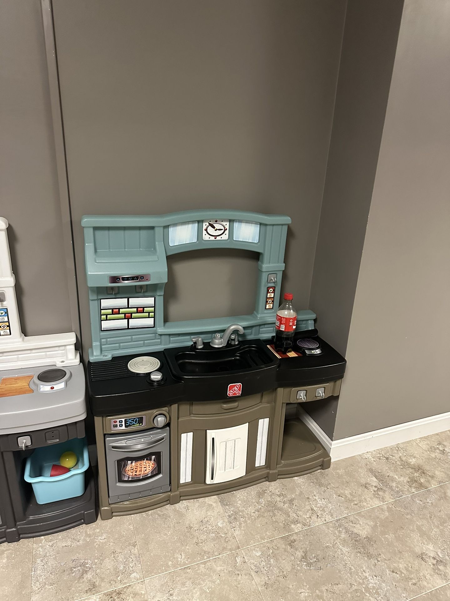 Play Kitchen