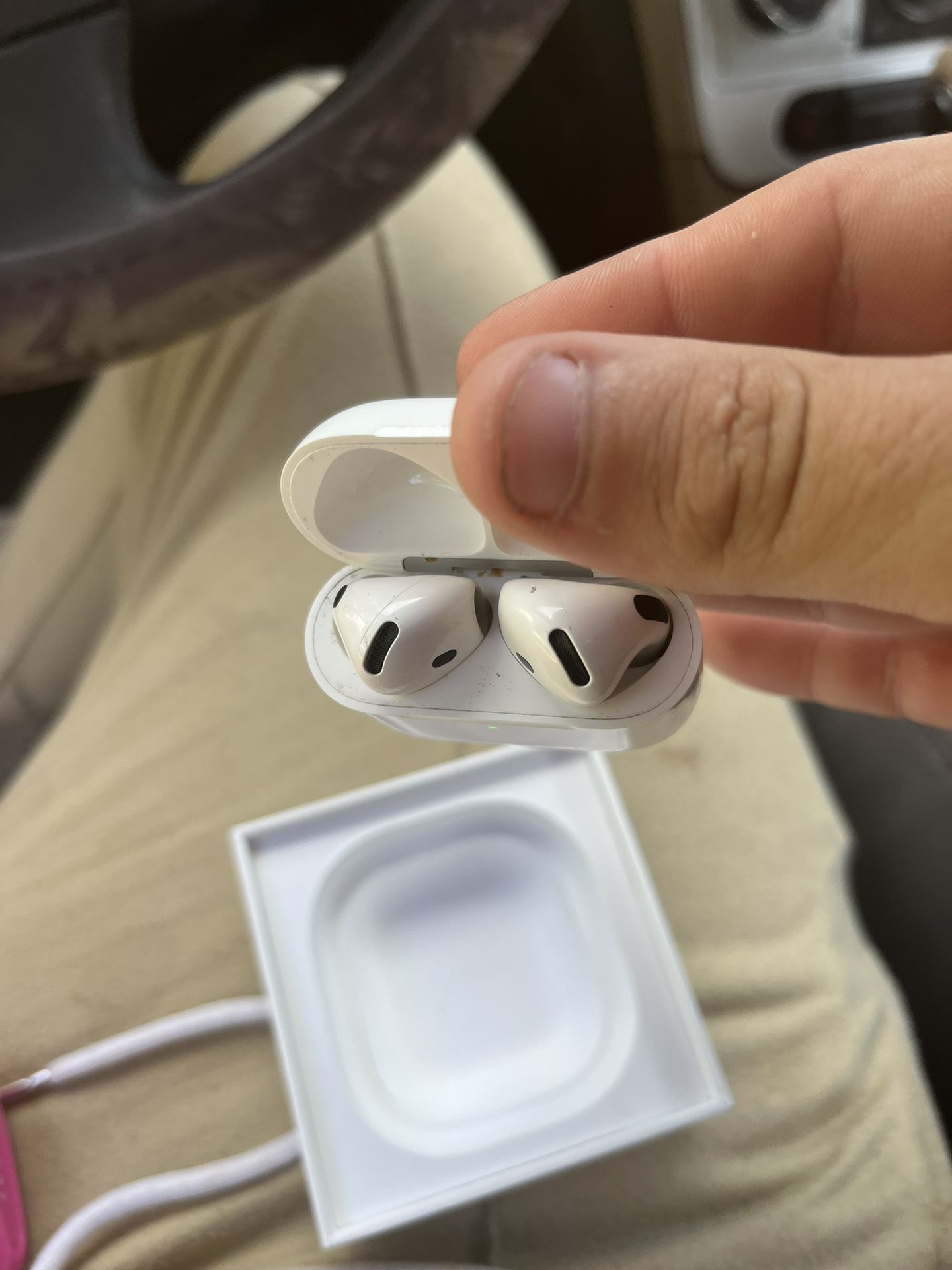 Apple AirPods 4