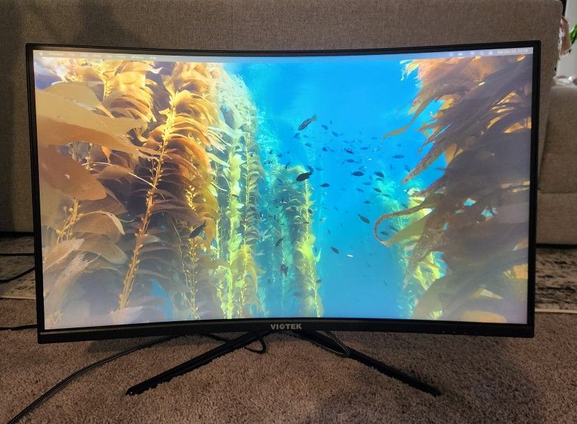 32" Curved Monitor - Excellent