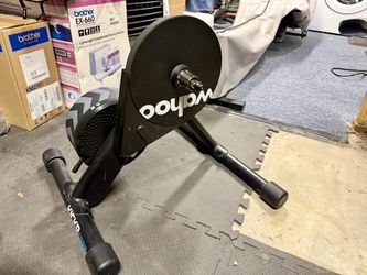 Wahoo Kickr Core (1st Gen) + Thru Axle Kit