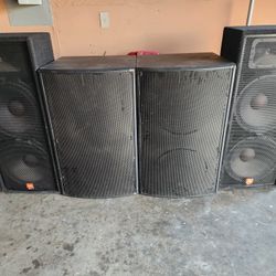 Jbl  Bajos Y Medios  En Buenas Condiciones 