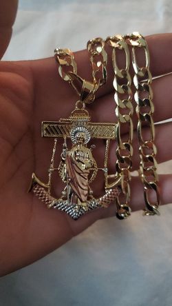 Cadena de oro laminado con dije de san judas en la ancla