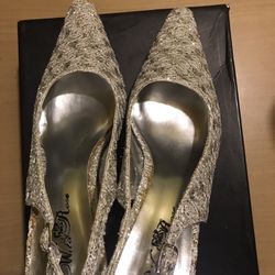 WOMEN SHOES SILVER SPECIAL OCCASION SIZE 9B