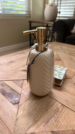 Hand soap dispenser NEW