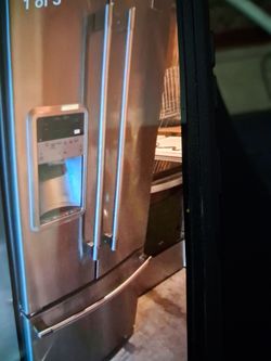 Maytag 25 cu ft bottom freezer - stainless steel   ice and water in door
