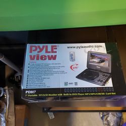 Pyle View 7"monitor DVD Player With Card Slot