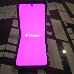 Unlocked Samsung Flip5 in great condition