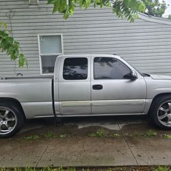 2004 CHEVORLET PICKUP