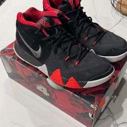 Nike kyire 4 Think (NEGOTIABLE)